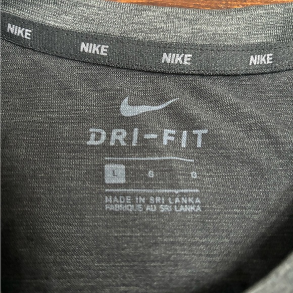 NWOT Nike Men’s Dri Fit Shirt Gray Short Sleeve Big Swoosh Size Large Athletic - Picture 2 of 9